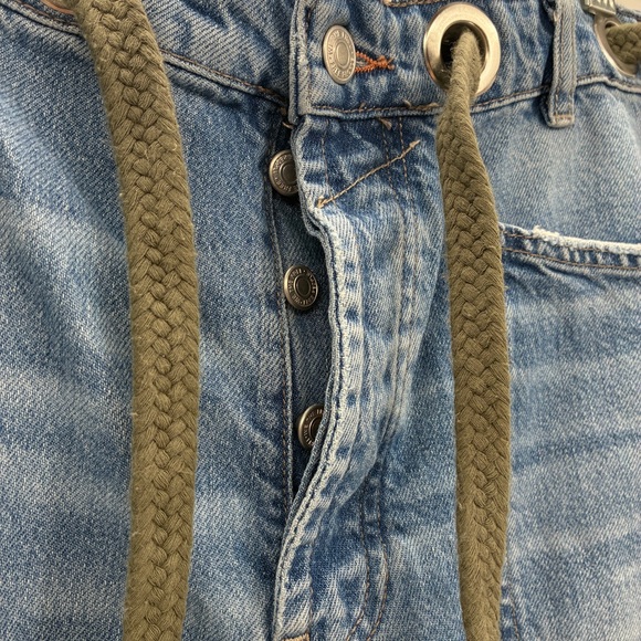 We The Free Moxie Womens Barrel Jeans Patch Distressed Size 33 - Picture 3 of 13